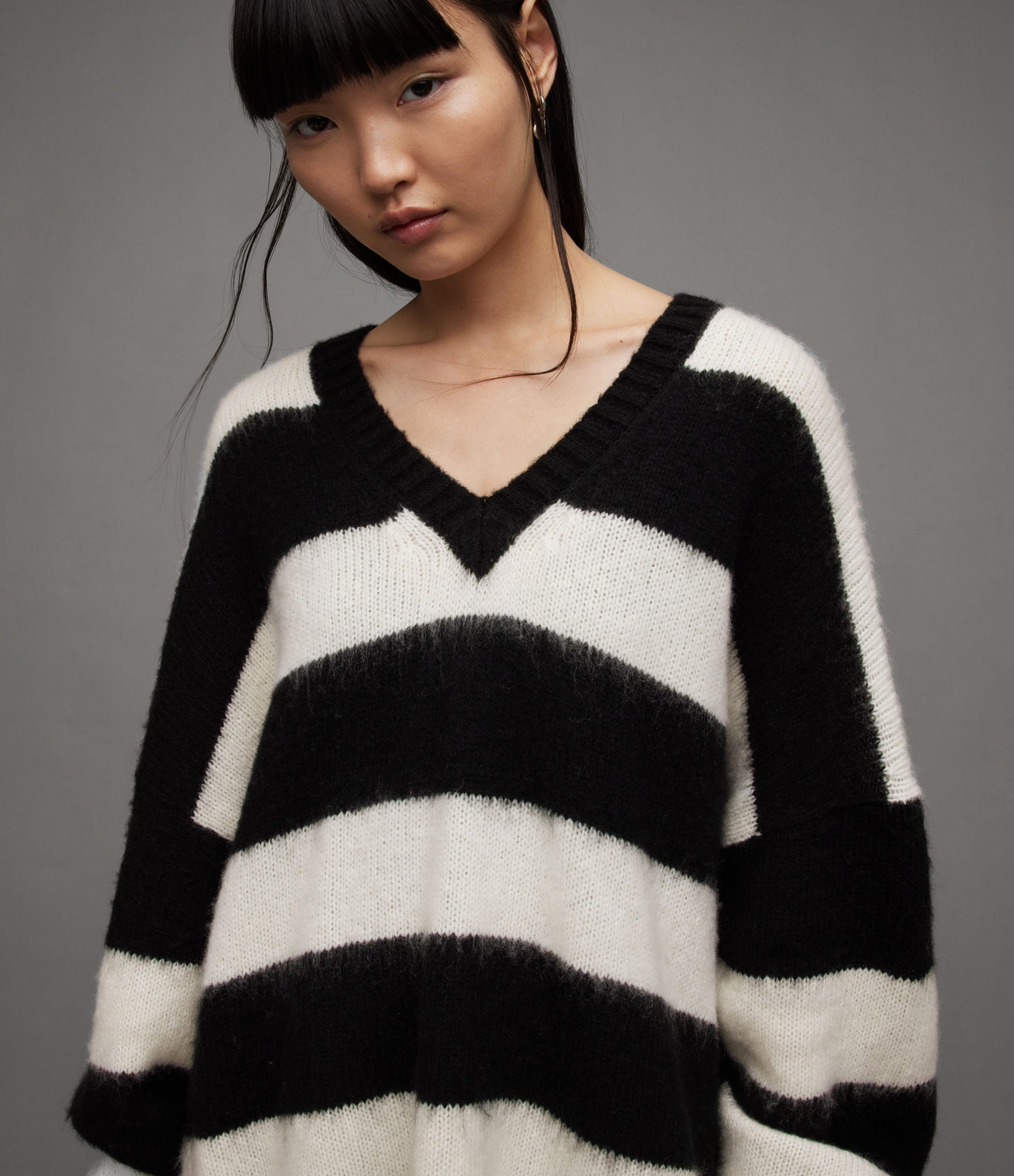 Lou V-Neck Jumper - Image 4